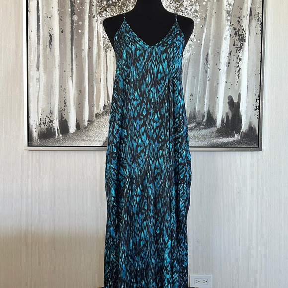 Van Winkle & Co Dresses & Skirts - Van Winkle & Co Satin Sleeveless V-Neck Maxi Chemise Dress - Size M